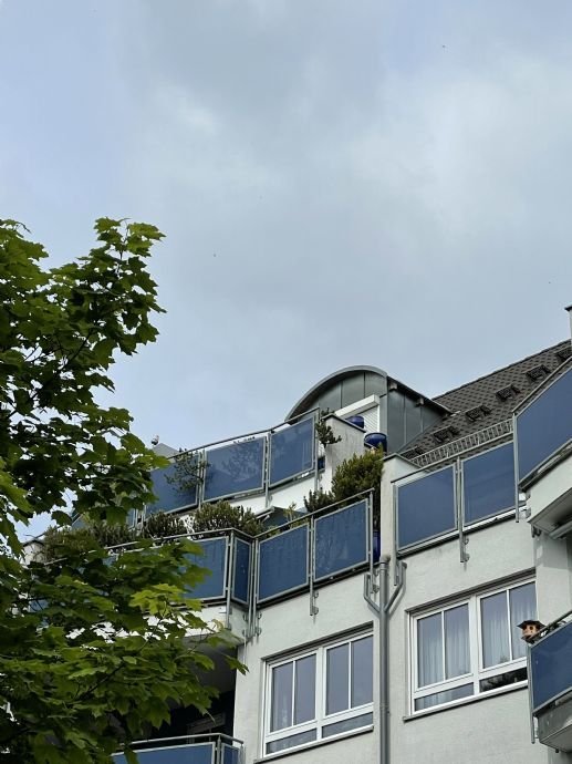 Traum Wohnung Maisonette mit 3 Dachterrassen 86 qm TG und Parkplatz