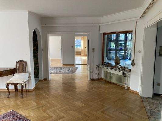 Hauptwohnung OG mit Echtholzparkett, Gäste-WC, großen Fenstern ...