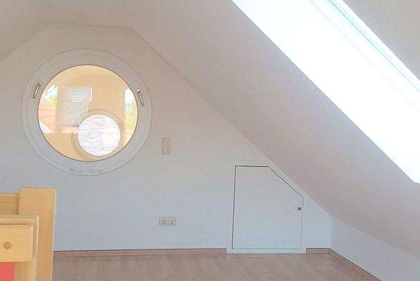 Rundes Fenster DG Wohnung