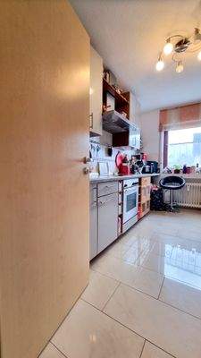 Küche mit Einbauküche links.jpg