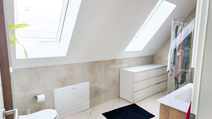 33 dji_mimo_20250523_104142_20250523104142_1747993