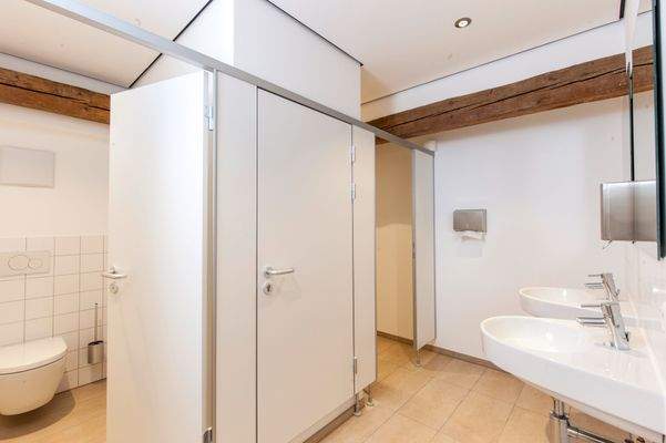 Sanitär und Putzraum