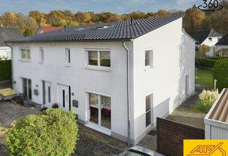 Doppelhaushälfte mit Garten