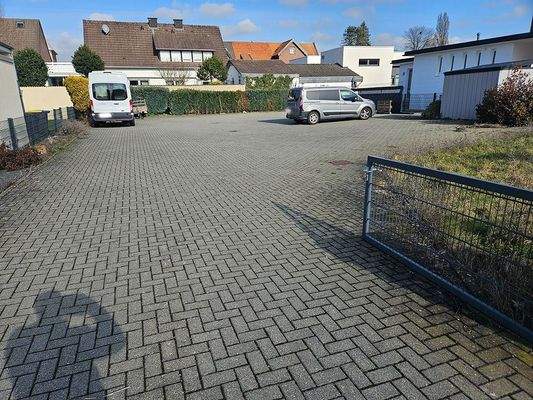 Foto Grundstück Stellplätze.jpg