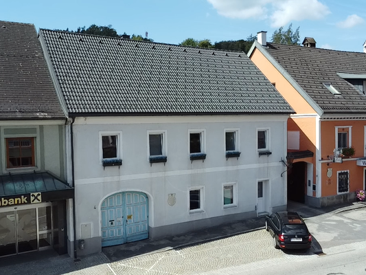 Drohnenaufnahme Haus marktseitig