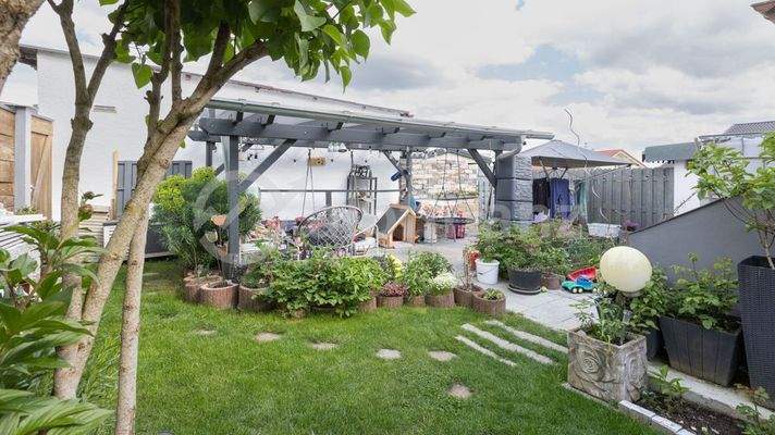 EG: Idyllischer Außenbereich