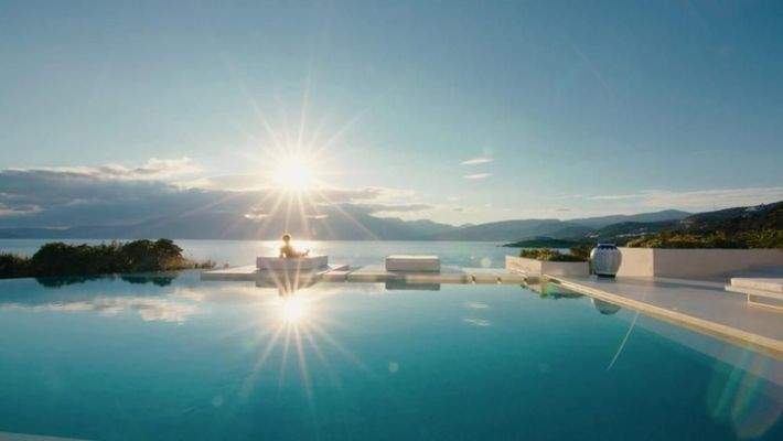 Kreta, Agios Nikolaos: Deluxe 5* Hotel mit Privatstrand zu verkaufen