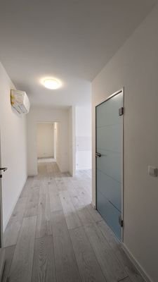Beispielfoto bereits renovierter Wohnung im Haus