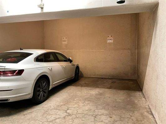 Tiefgaragenstellplatz P2