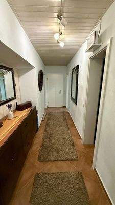 Flur Mitte 2 mit Garderobe