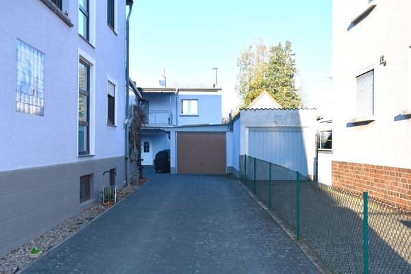 Zufahrt Hinterhaus / Garage.JPG