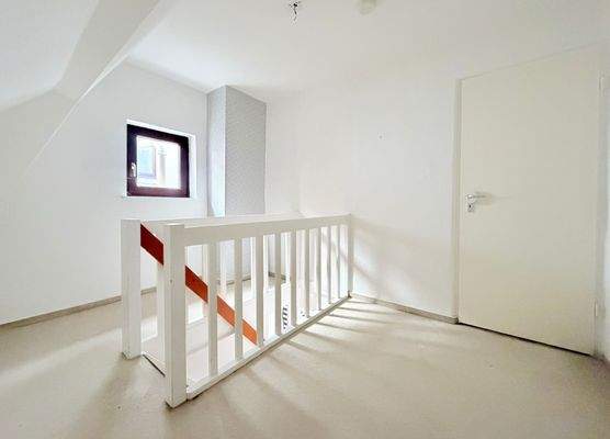 33 Flur OG Gästehaus