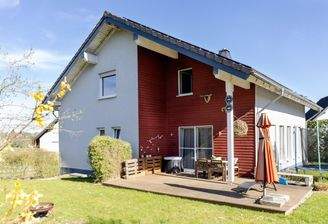 Familienhaus mit Terrasse u. Garten