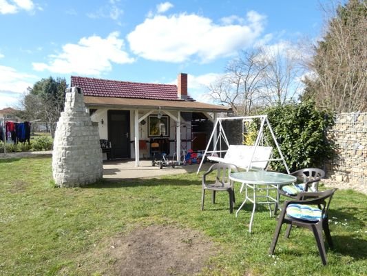 Garten mit Gartenhäuschen