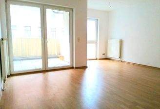 Wohnzimmer mit Balkon