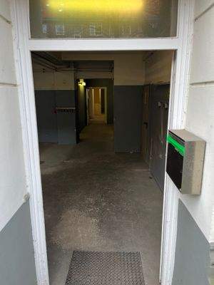 Perspektive aus der Eingangstür in die Ladenfläche