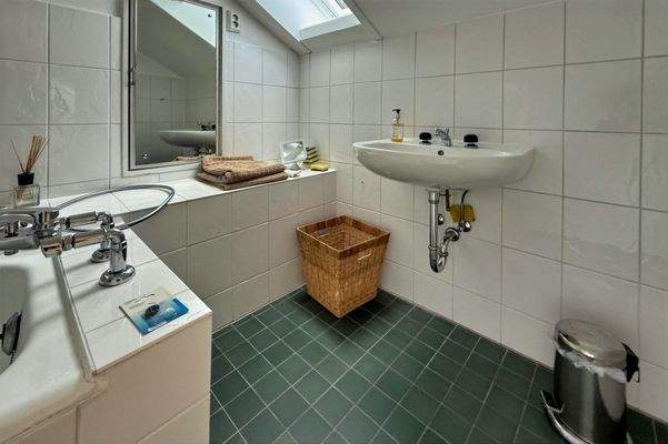 Bad im Dachgeschoss