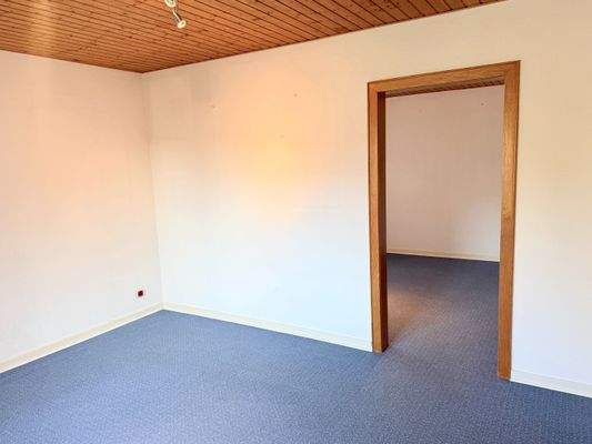 Durchgang zum weiteren Zimmer