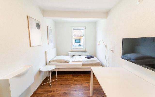 Zimmer 3 WG möbliert mieten Weilimschönbuch Böblingen Tübingen 2.jpeg