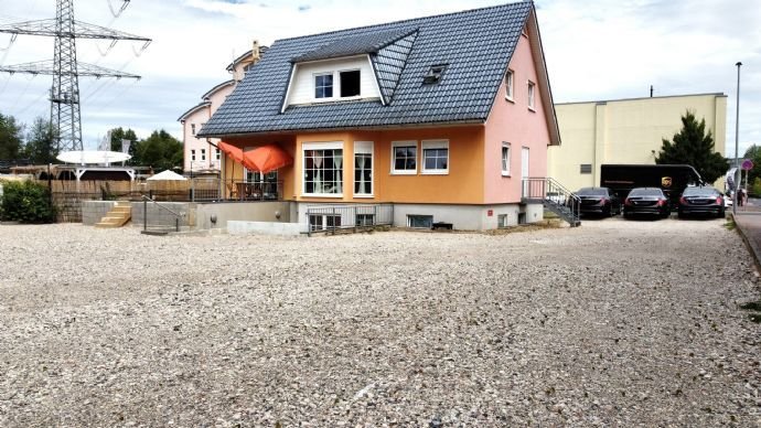 Über 7% RENDITE! Villa mit Baureserve zur gewerblichen Nutzung!