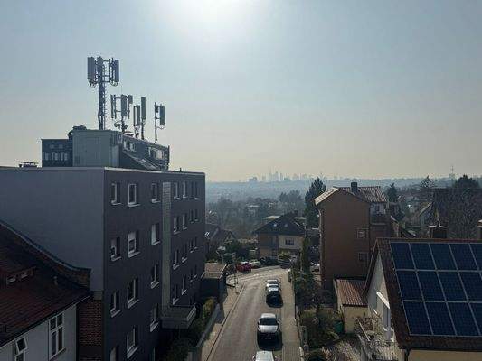 Ausblick Balkon Richtung Skyline