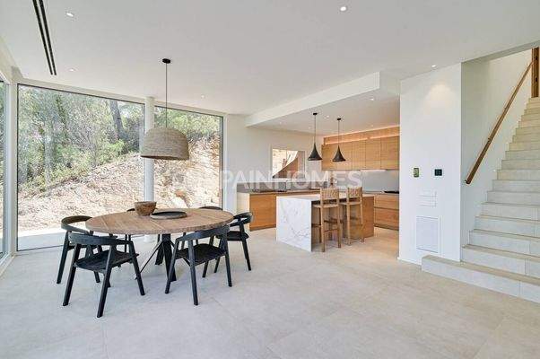 Sea-View Houses with near the Beach in Begur Girona