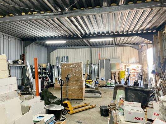 Blick in die Lagerhalle
