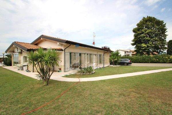 moderne Villa in Bardolino (4).jpg