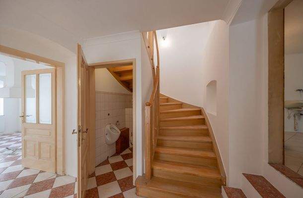 Stiegenaufgang zum Obergeschoss 