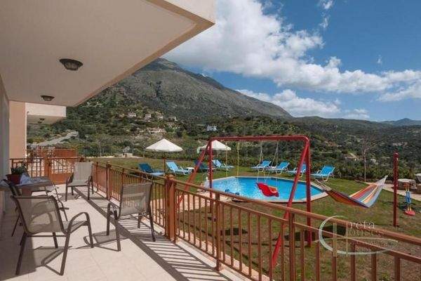 Kreta, Triopetra: Komplex aus zwei Villen in wunderbarer Lage zu verkaufen