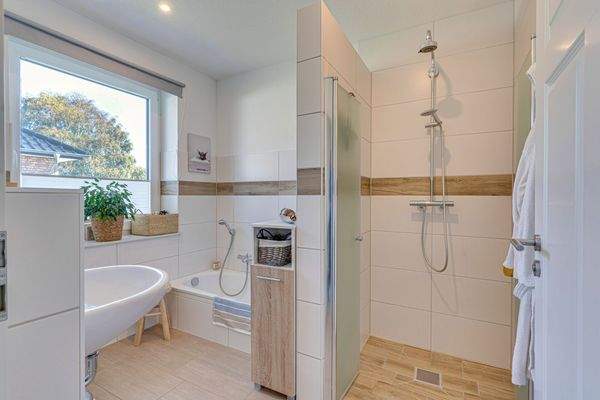 Whg. 1: Vollbad, Ansicht I