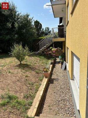 .. Wohnung im UG mit viel Sonne !