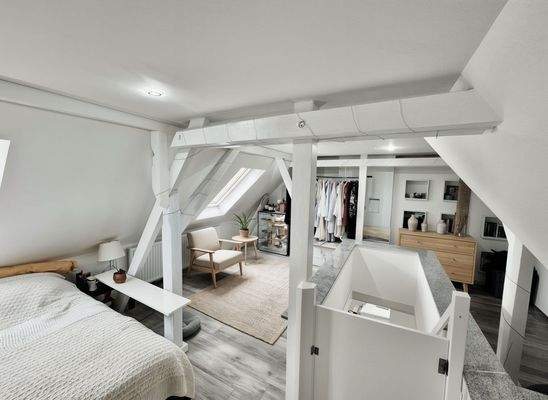 Haus II. Spitzboden ausgebaut - (Homestaging KI generiert)