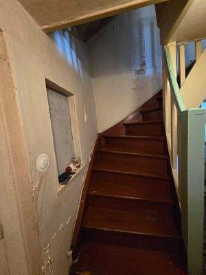 Treppe zum 1.OG.jpg