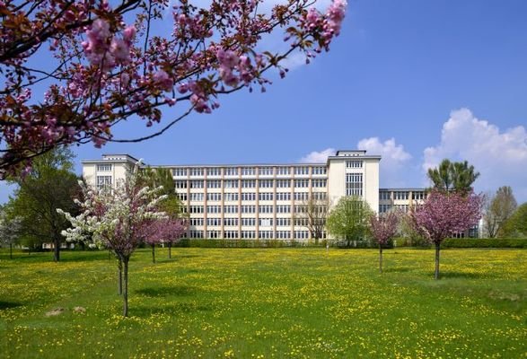 Bürogebäude Airport Center