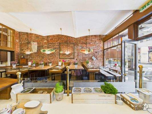 CAM05560G0-PR0026-STILL027