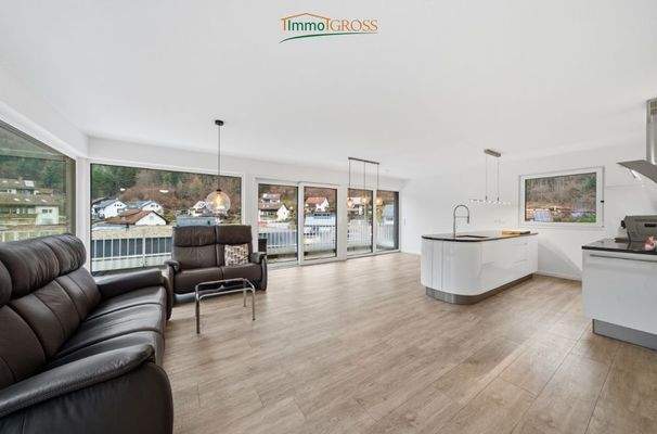 Großzügiger Wohn- und Essbereich