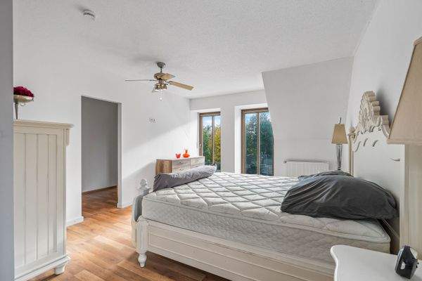 Schlafzimmer mit Ankleide