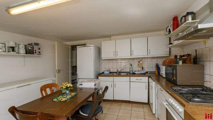 33417748_222193678_hd (1).jpg