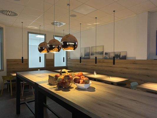 Beispieletage 2. OG: Fertiggestellte Cafetaria