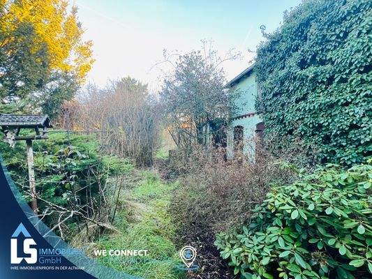 Garten mit Nebengelass