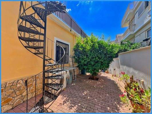 5b9af39c402a4d748c26925a8ce5dbfd-original