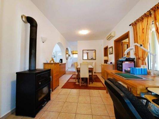 Kreta, Gavalochori: Charmante Landvilla mit drei Schlafzimmern und Pool zum Verkauf