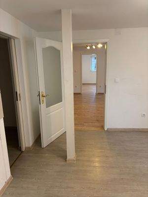 Blick von Küche ind WZ