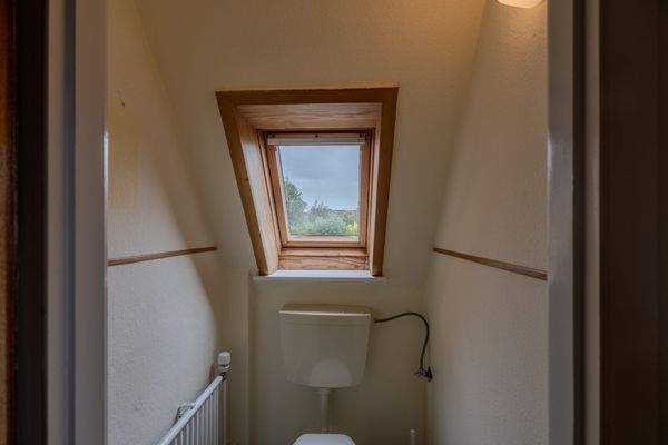 Toilette im Dachgeschoss