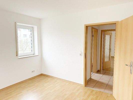 Schlafzimmer mit Blick Richtung Flurbereich