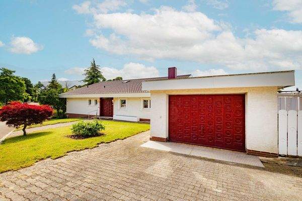 Wohnung 2: Eingangsbereich & Garage