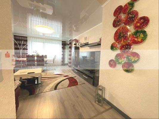 Blick in den großzügigen Wohn-Essbereich