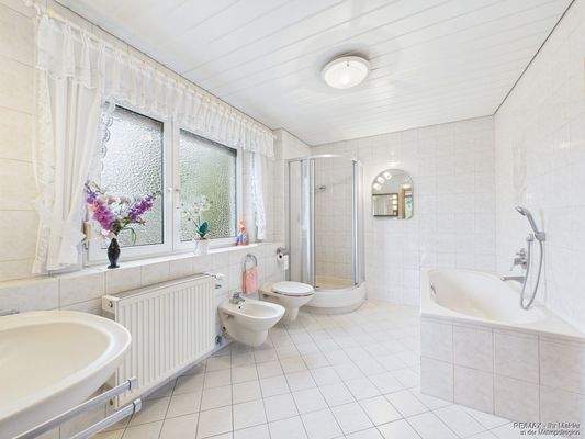 Bad 1. OG Hauptgebäude