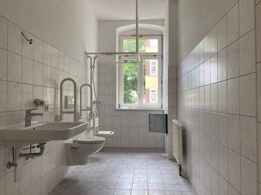 Bad mit ebenerdiger Dusche